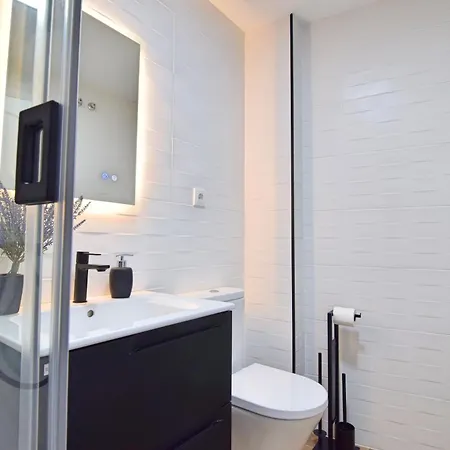 Lomi, Solo Familias 3 Hab, 2 Wc Centro * Malaga