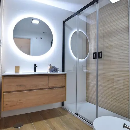 Lomi, Solo Familias 3 Hab, 2 Wc Centro