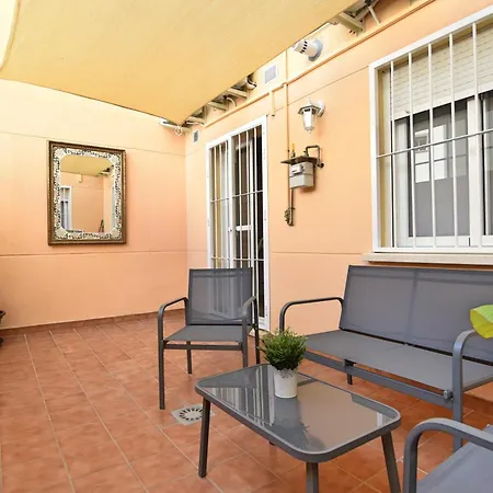 Lomi, Solo Familias 3 Hab, 2 Wc Centro * Malaga